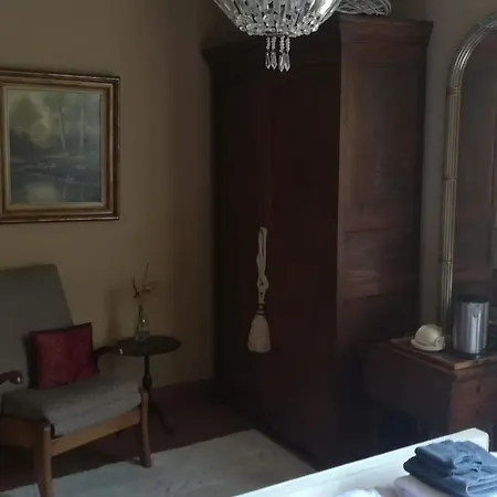 Alojamento de Acomodação e Pequeno-almoço Val Des Roses *